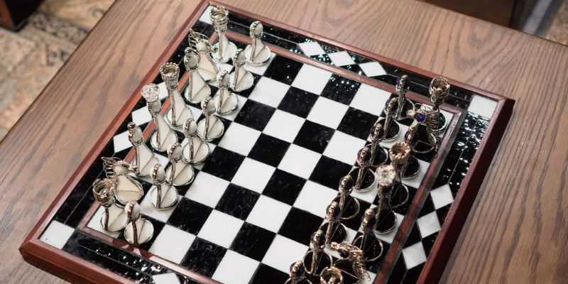 Chess V8 Poker cung cấp một danh sách trò chơi vô cùng đa dạng